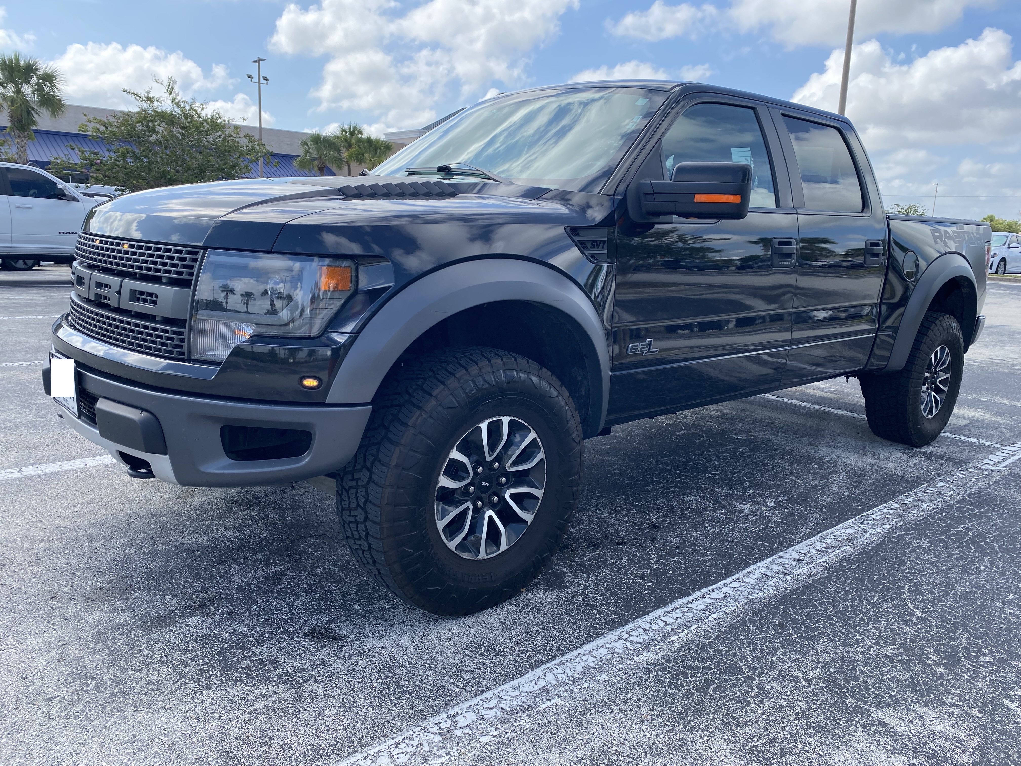 Used 2014 Ford F150 Raptor w/ Equipment Group 801A Luxury AWD/4WD image 1