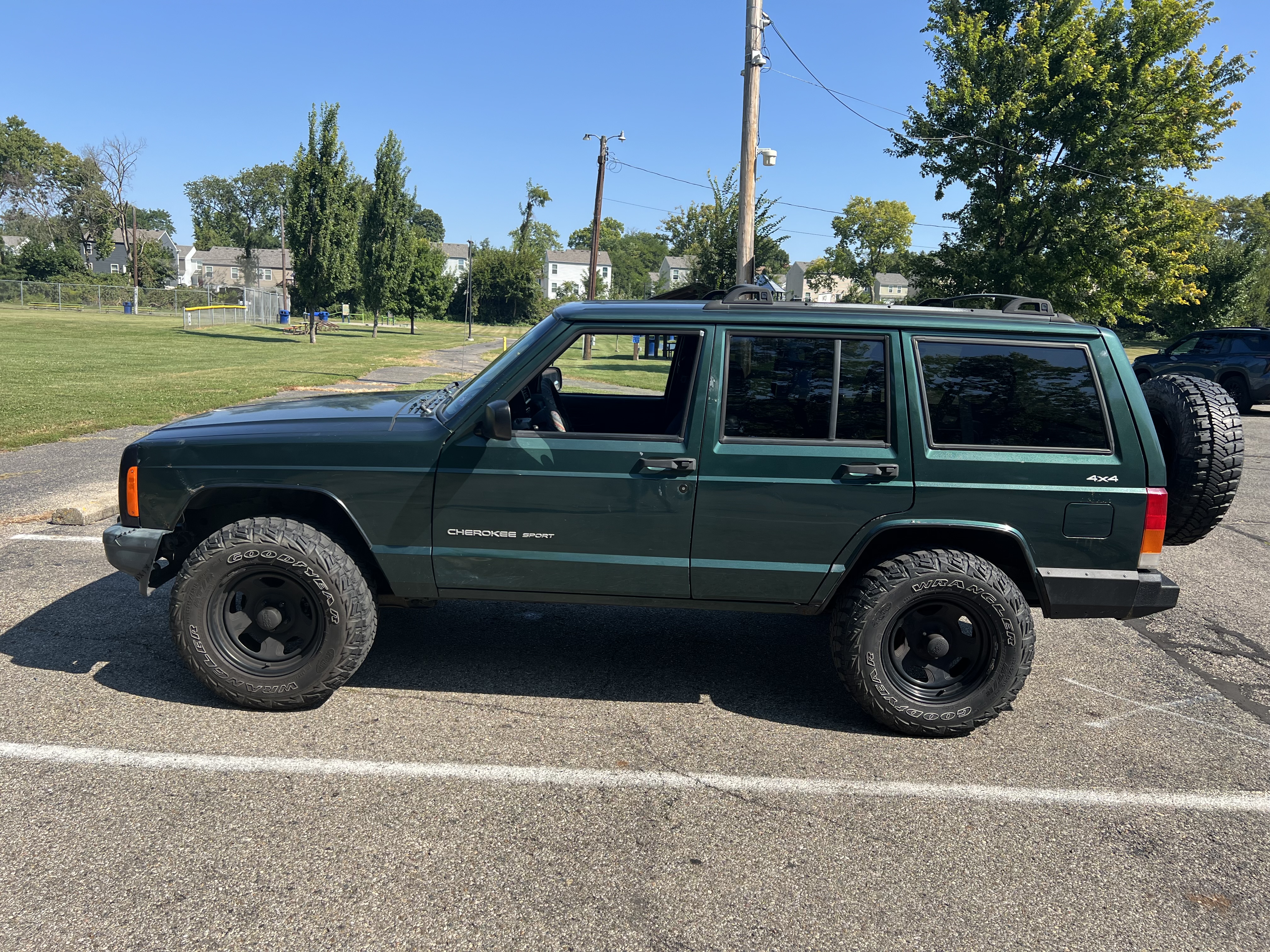 Used 2001 Jeep Cherokee Sport AWD/4WD image 4