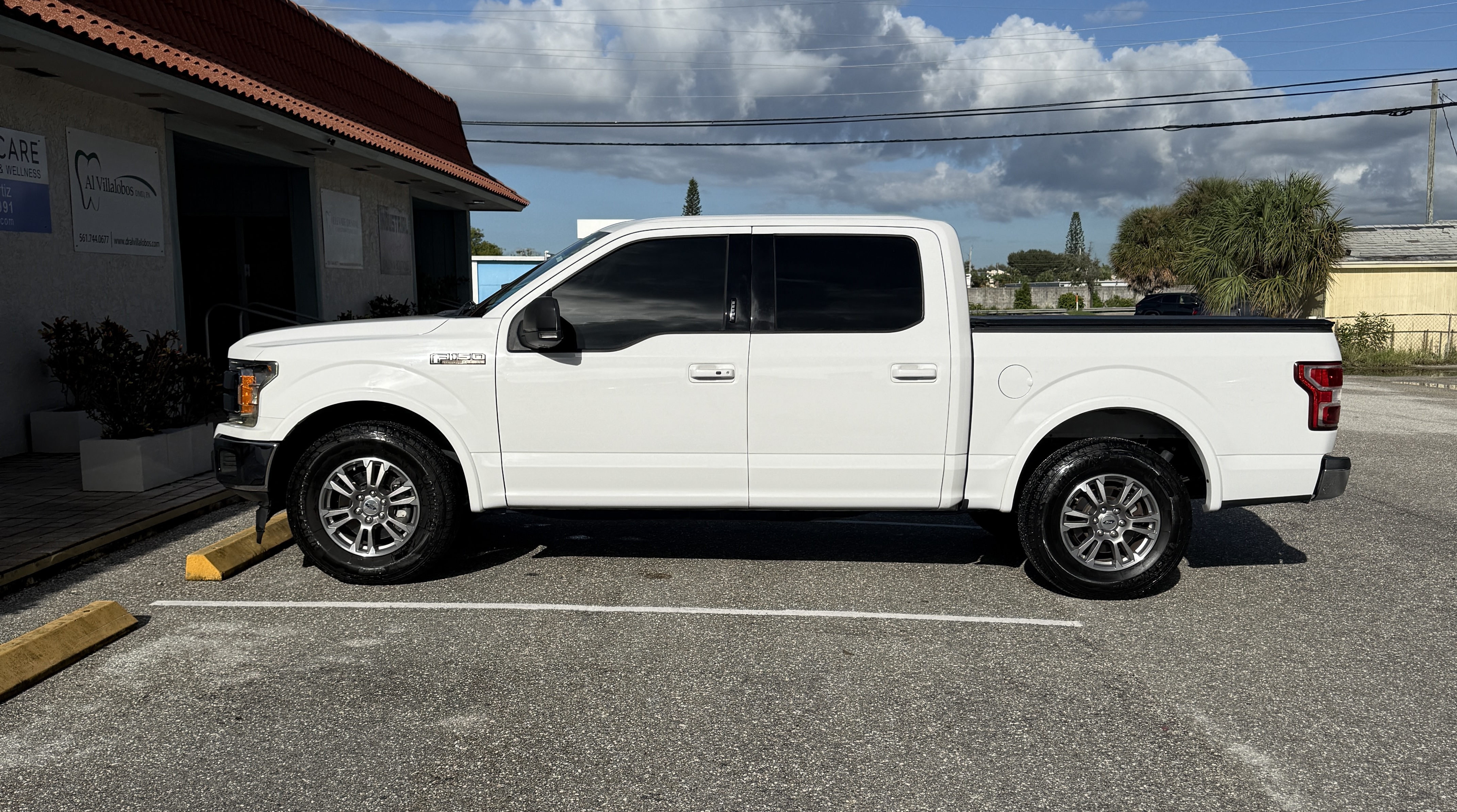Used 2018 Ford F150 Lariat w/ Trailer Tow Package RWD image 8