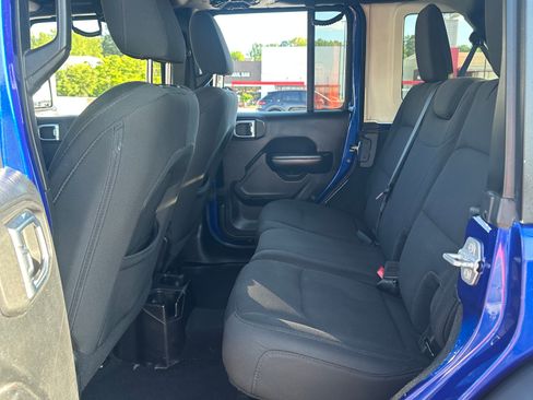 Used 2018 Jeep Wrangler Unlimited Sport S image 11