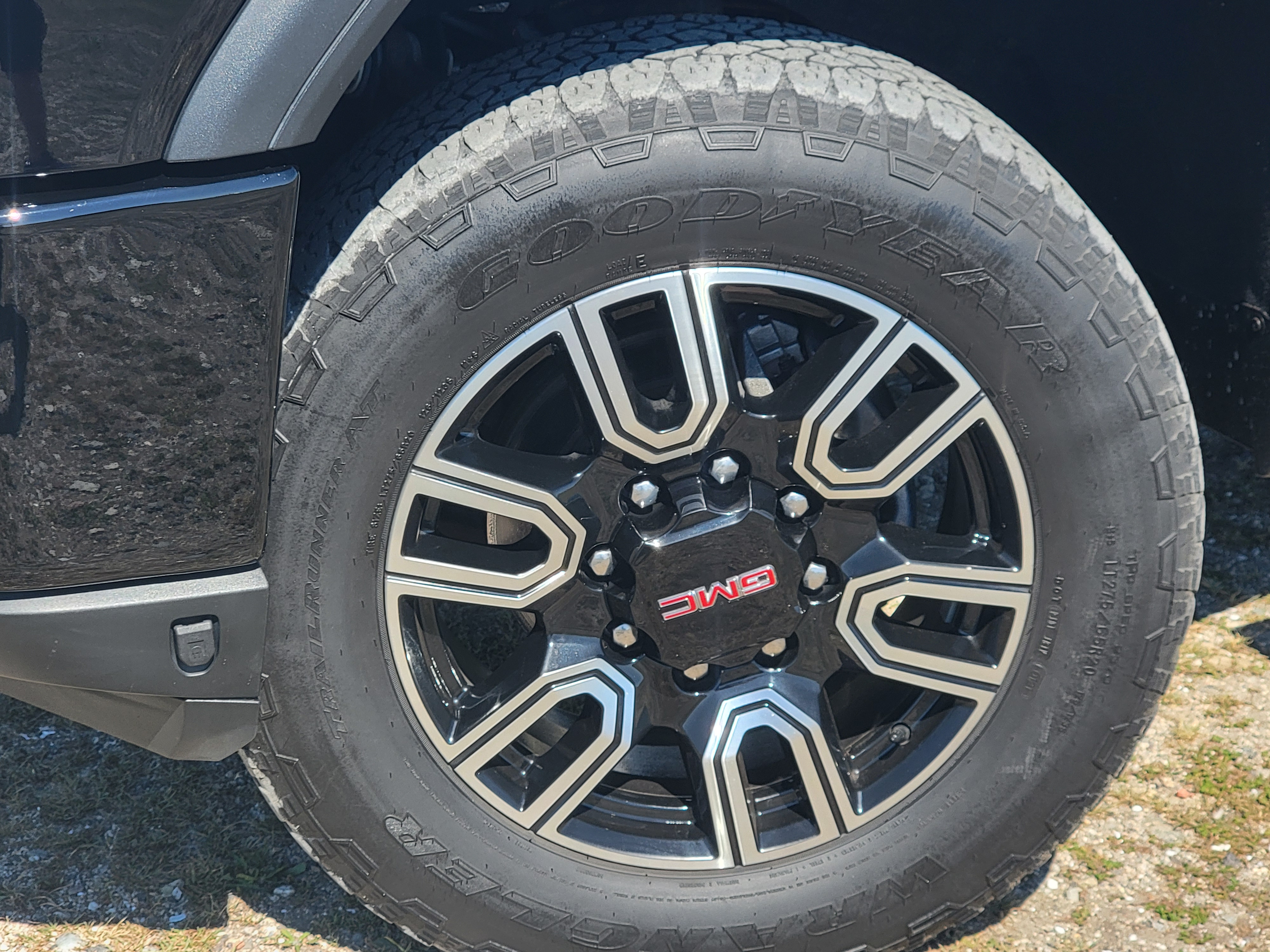 Used 2021 GMC Sierra 2500 AT4 w/ AT4 Preferred Package AWD/4WD image 9