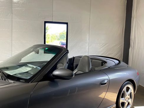 Used 2001 Porsche 911 Cabriolet image 32