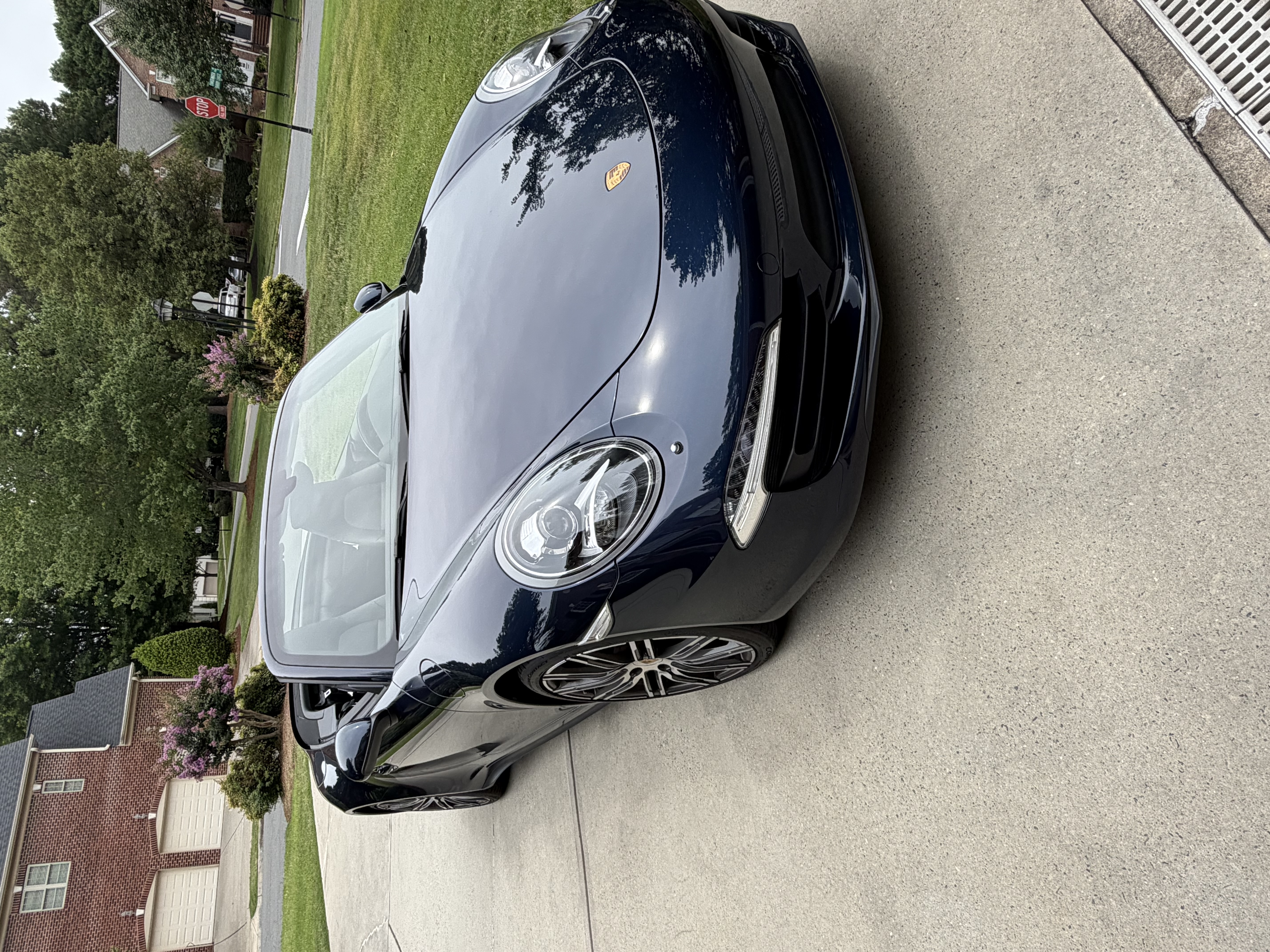 Used 2015 Porsche 911 Carrera 4 AWD/4WD image 1