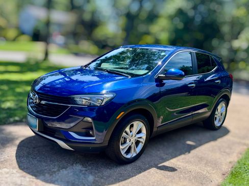Used 2022 Buick Encore GX Preferred w/ Cold Weather Comfort Package FWD image 1
