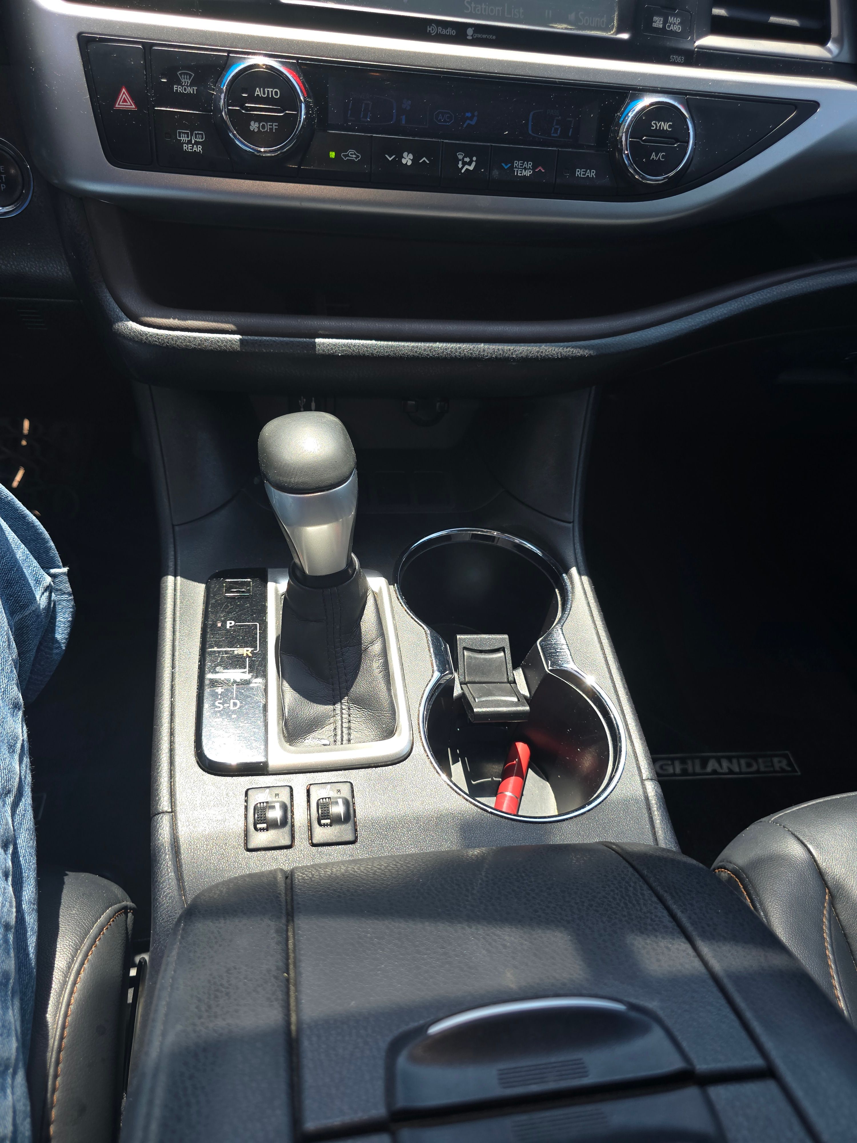 Used 2015 Toyota Highlander XLE FWD image 22