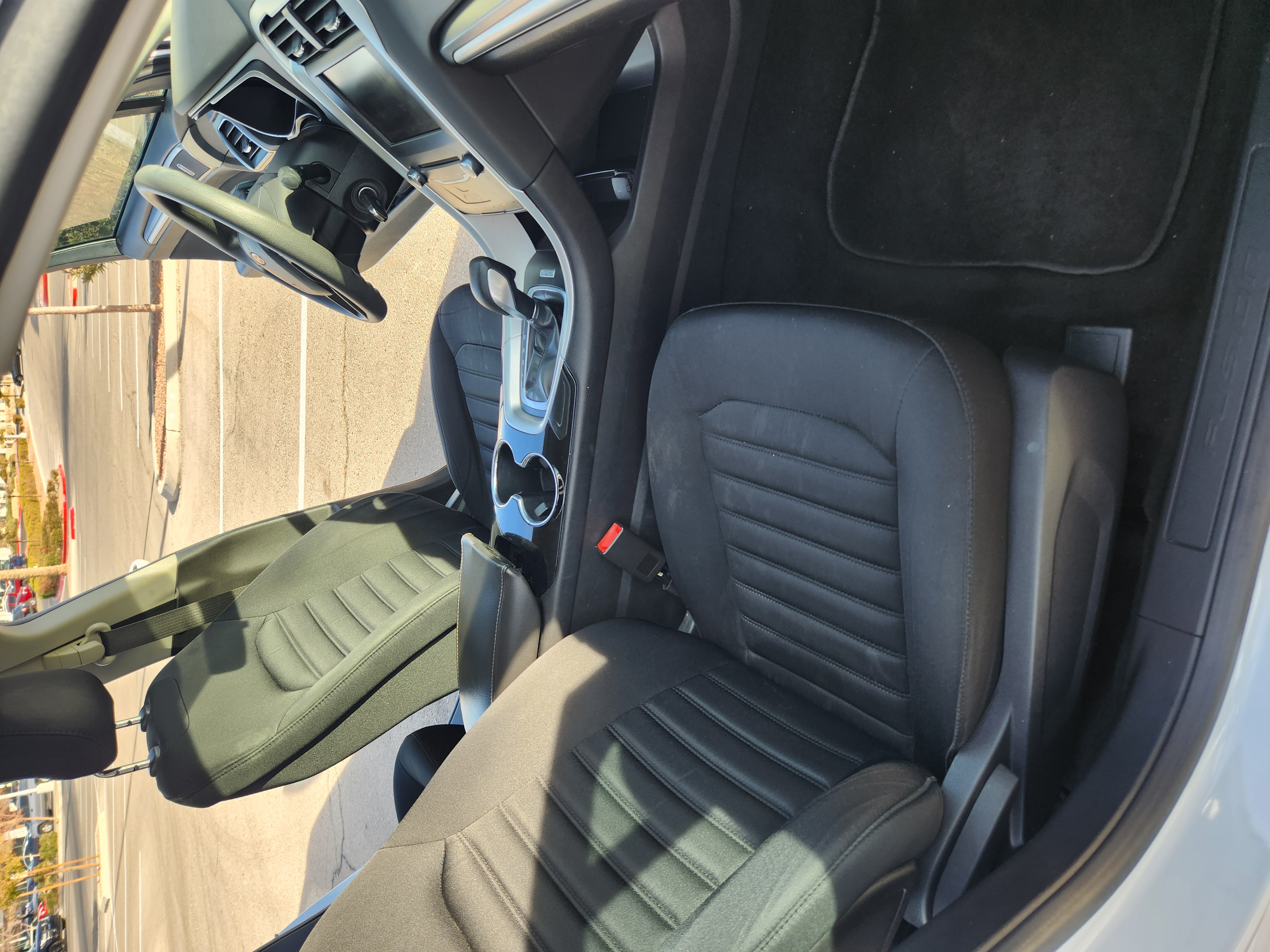 Used 2014 Ford Fusion SE FWD image 9