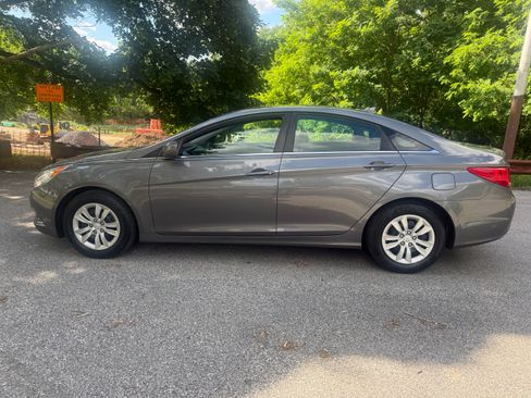 Used 2011 Hyundai Sonata GLS FWD image 10