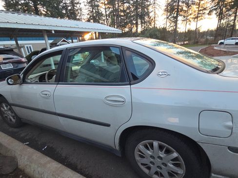 Used 2003 Chevrolet Impala Sedan w/ Preferred Equipment Group image 5