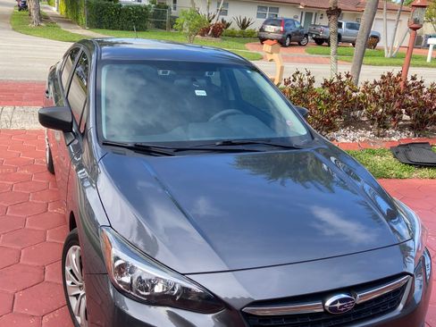 Used 2020 Subaru Impreza 2.0i image 2