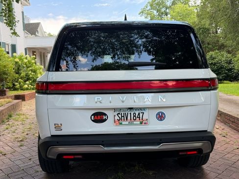 Used 2023 Rivian R1S Launch Edition AWD/4WD image 12