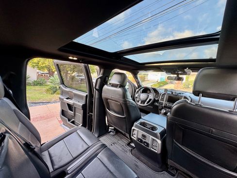 Used 2019 Ford F150 Raptor w/ Equipment Group 802A Luxury AWD/4WD image 15