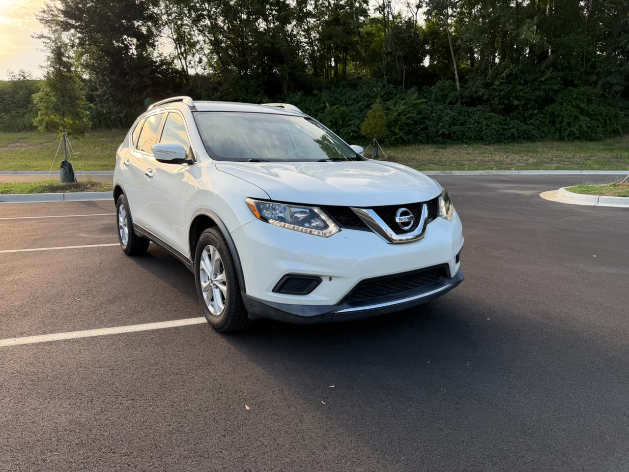 Used 2015 Nissan Rogue SV FWD image 10