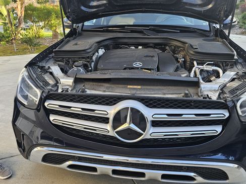 Used 2021 Mercedes-Benz GLC 300 300 Sport Utility 4D image 4