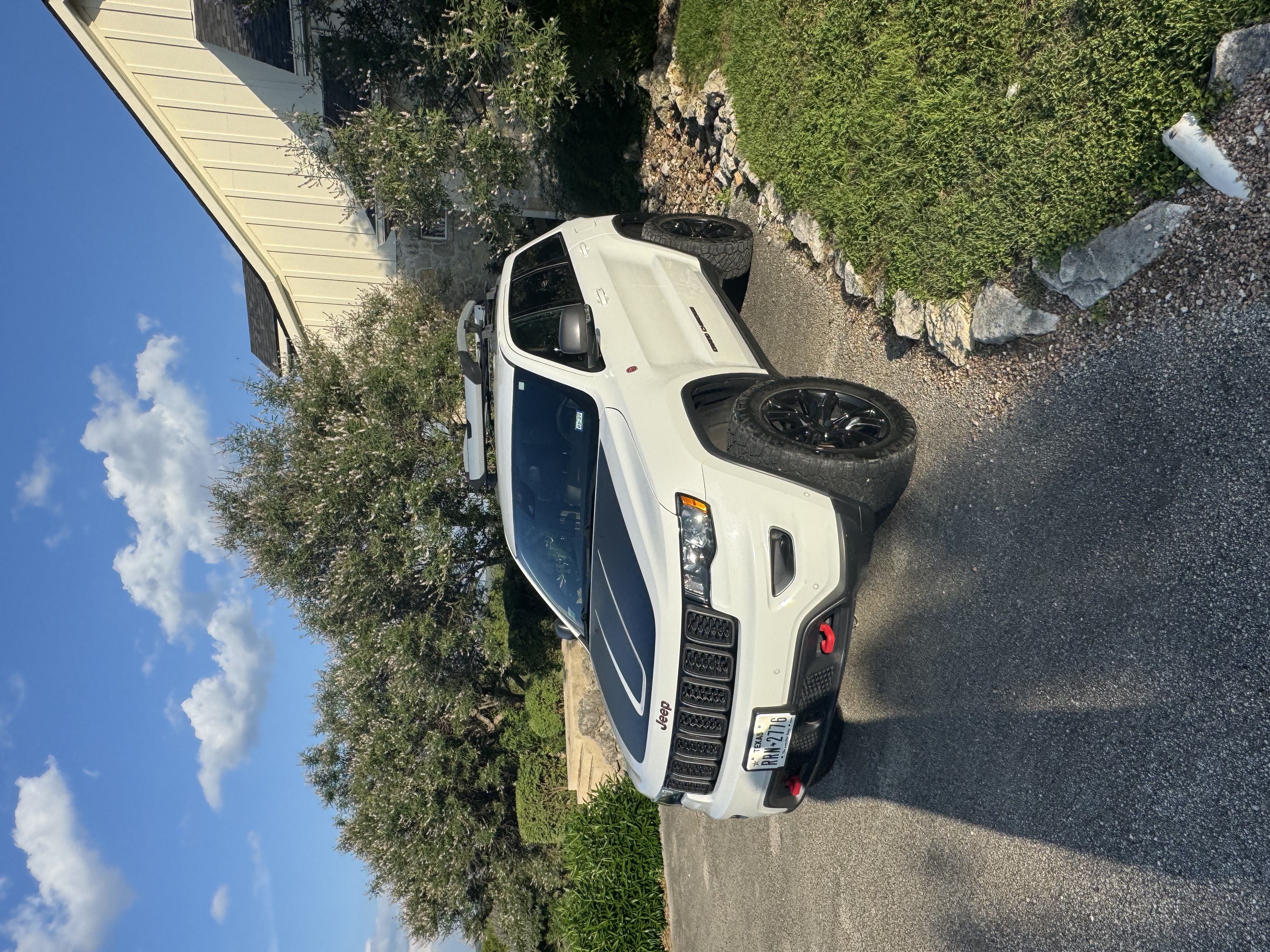Used 2019 Jeep Grand Cherokee Trailhawk AWD/4WD image 1