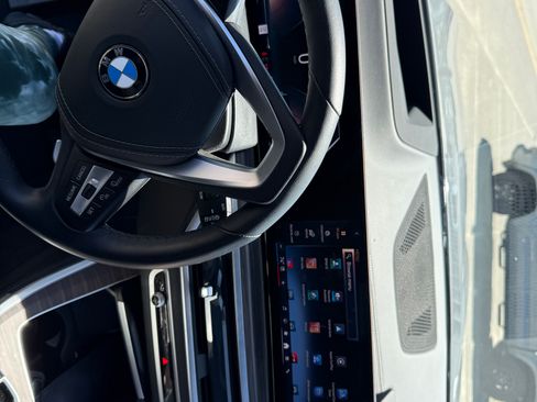 Used 2024 BMW X5 xDrive40i w/ Premium Package image 6