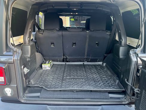 Used 2021 Jeep Wrangler Unlimited Sport image 12