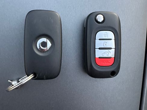 Used 2016 smart fortwo Prime RWD image 22