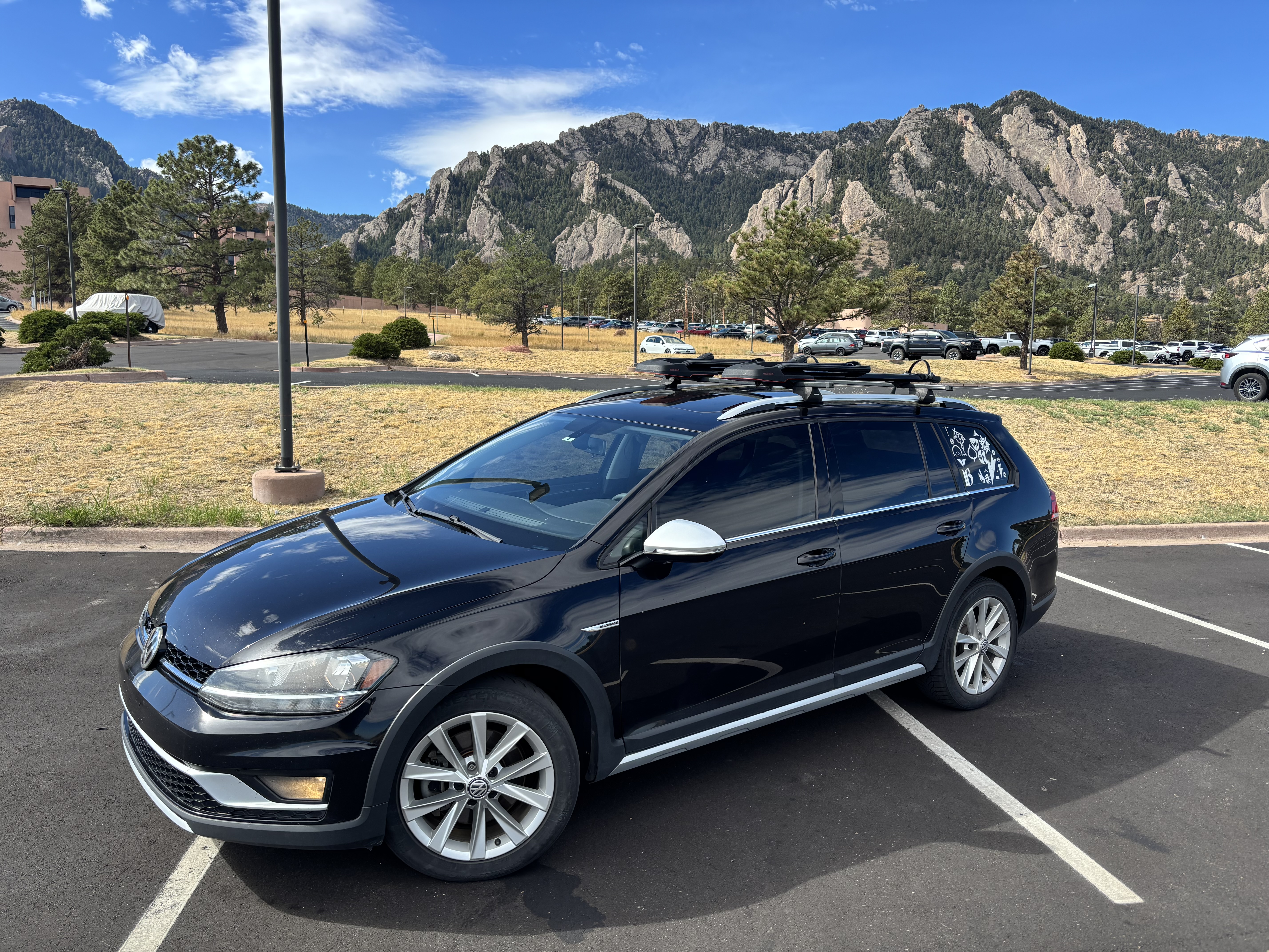 Used 2018 Volkswagen Golf Alltrack SE AWD/4WD image 1
