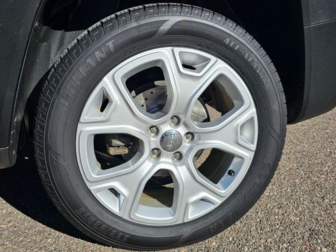 Used 2018 Jeep Renegade Limited w/ UConnect 8.4 Nav Group image 19