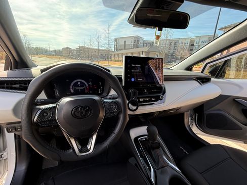 Used 2025 Toyota Corolla FX w/ Convenience Package image 12