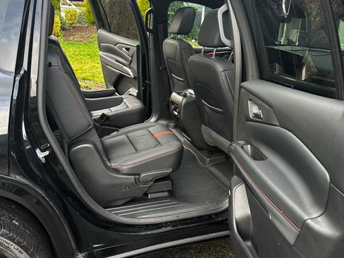 Used 2024 Chevrolet Traverse RS image 6