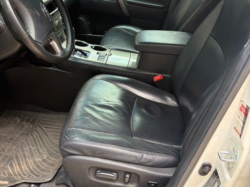 Used 2013 Toyota Highlander SE AWD/4WD image 4