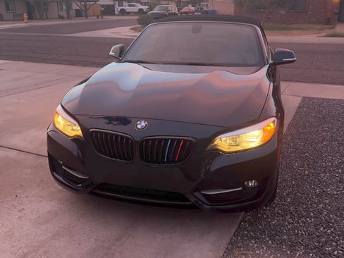 Used 2017 BMW 230i Convertible image 1