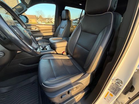 Used 2022 Chevrolet Tahoe Premier w/ Premium Package image 9