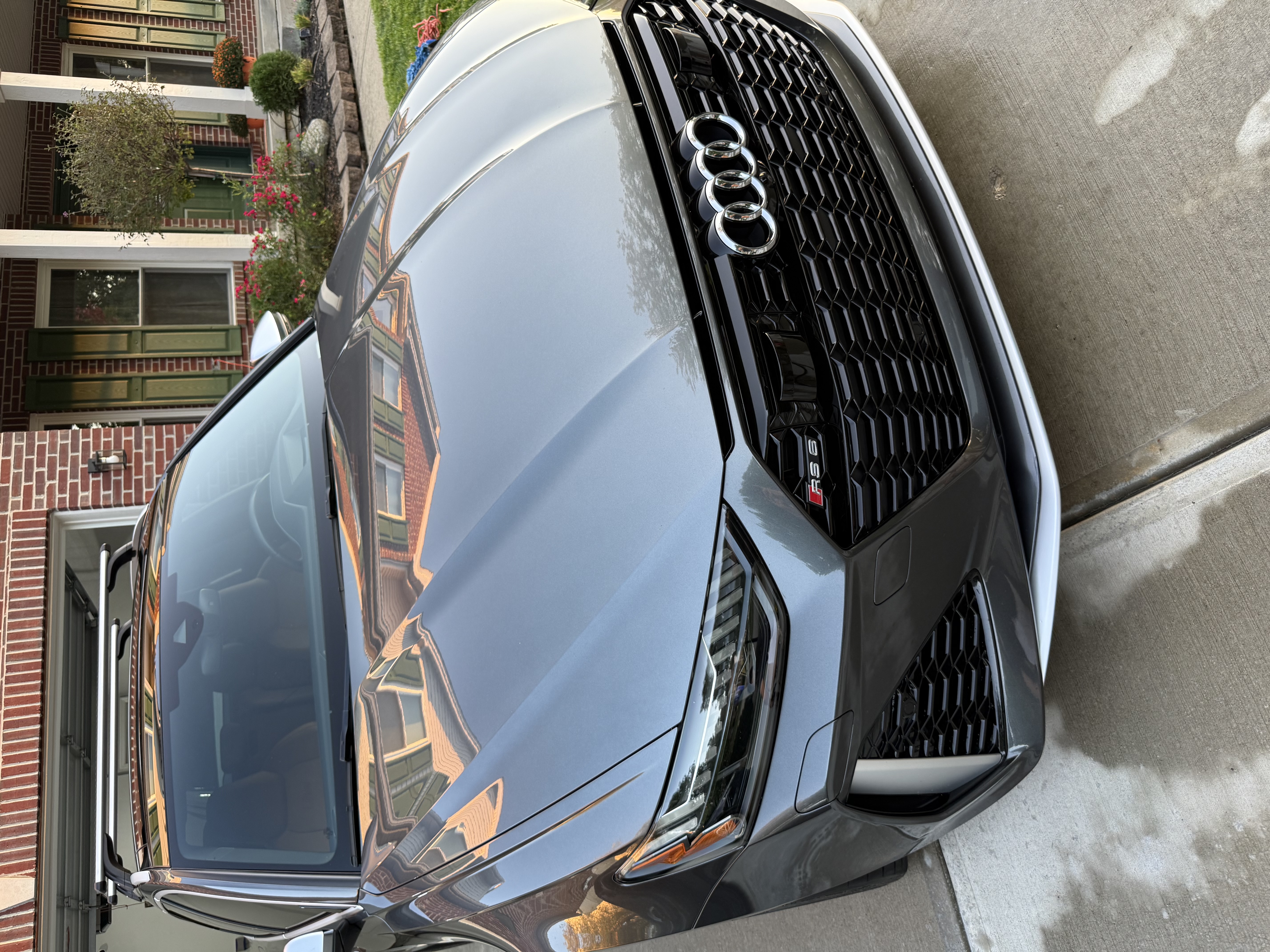 Used 2021 Audi RS 6 AWD/4WD image 2