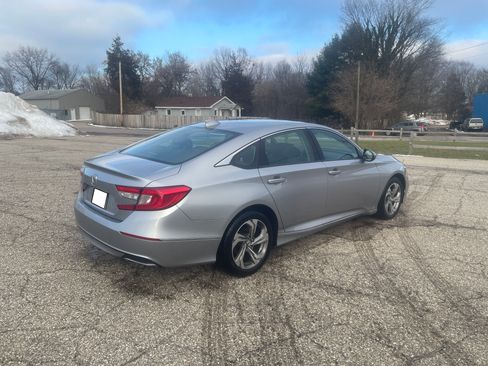 Used 2018 Honda Accord EX-L image 9