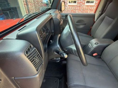 Used 2006 Jeep Wrangler Unlimited AWD/4WD image 24