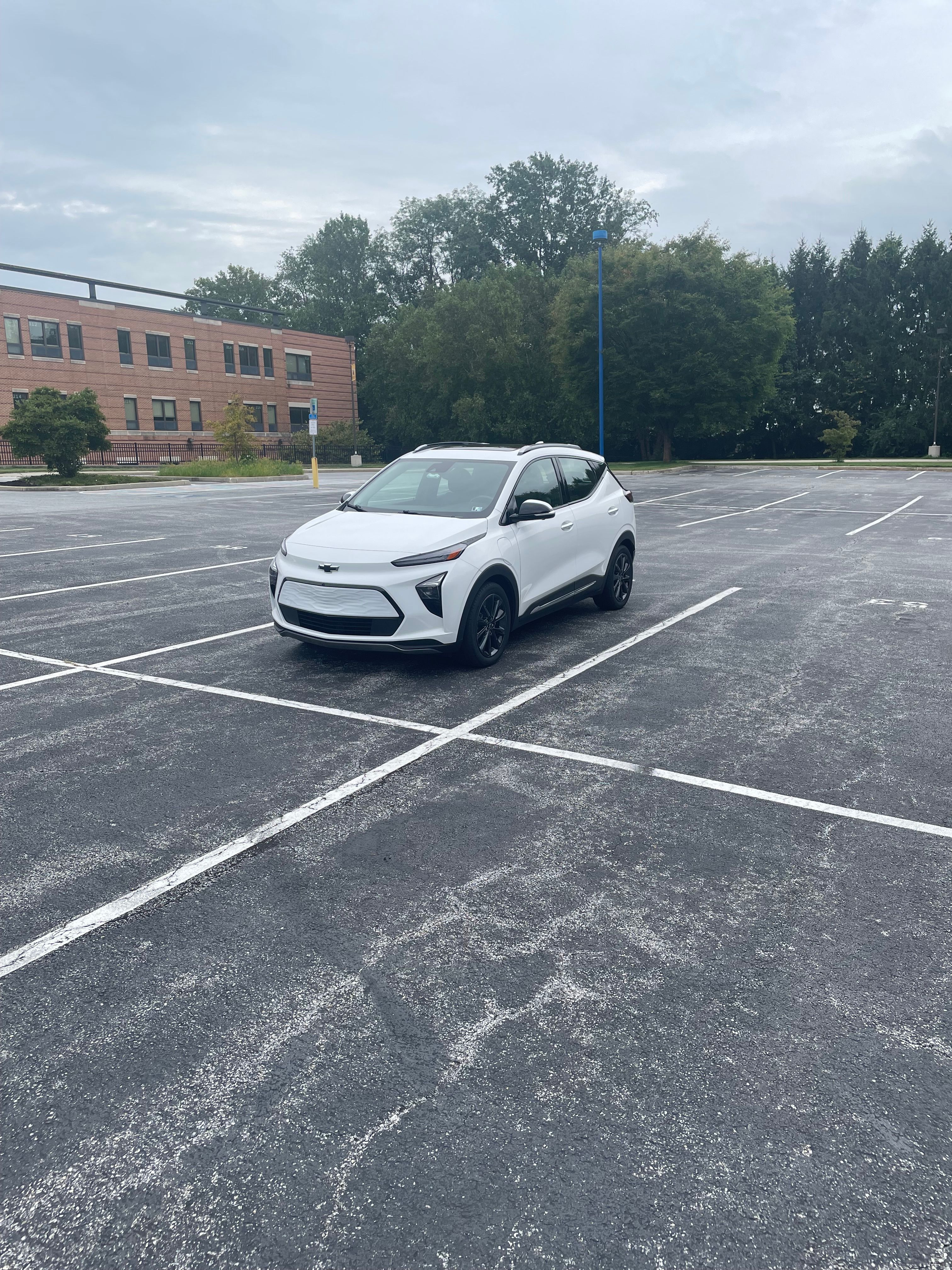 Used 2022 Chevrolet Bolt EUV Premier w/ Launch Edition FWD image 22