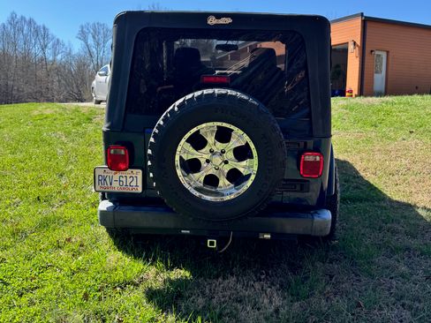 Used 2005 Jeep Wrangler Unlimited image 6