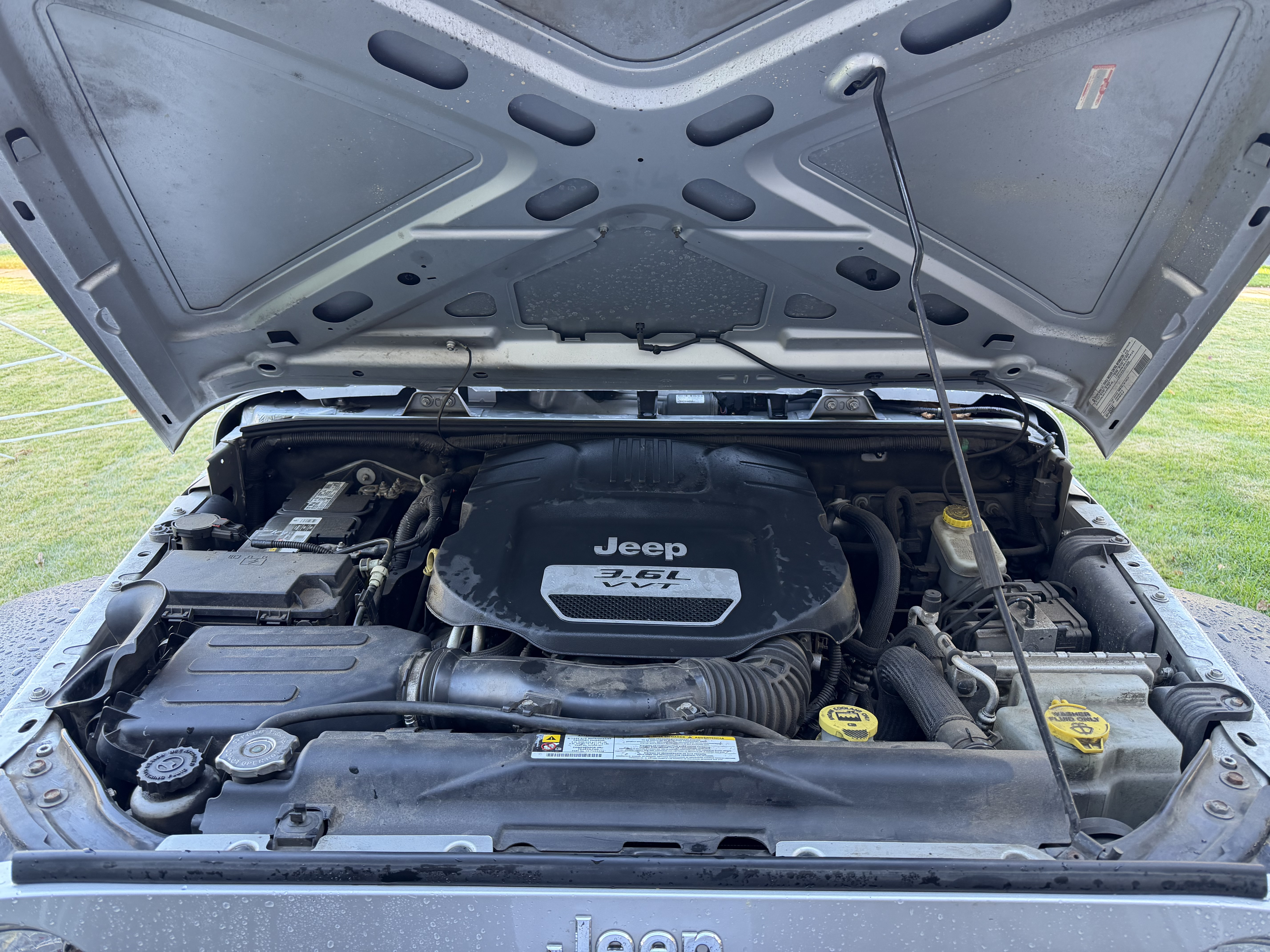 Used 2012 Jeep Wrangler Sport AWD/4WD image 12