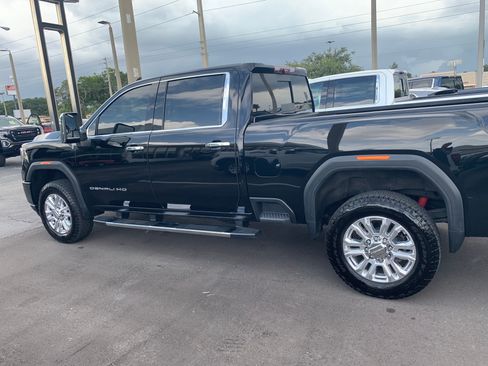 Used 2020 GMC Sierra 2500 Denali w/ Denali Ultimate Package AWD/4WD image 5