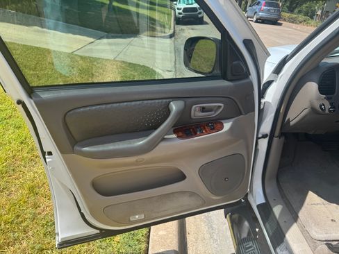 Used 2005 Toyota Tundra Limited RWD image 13