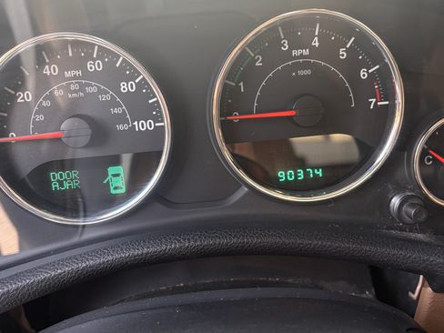 Used 2012 Jeep Wrangler Sahara w/ Connectivity Group image 10