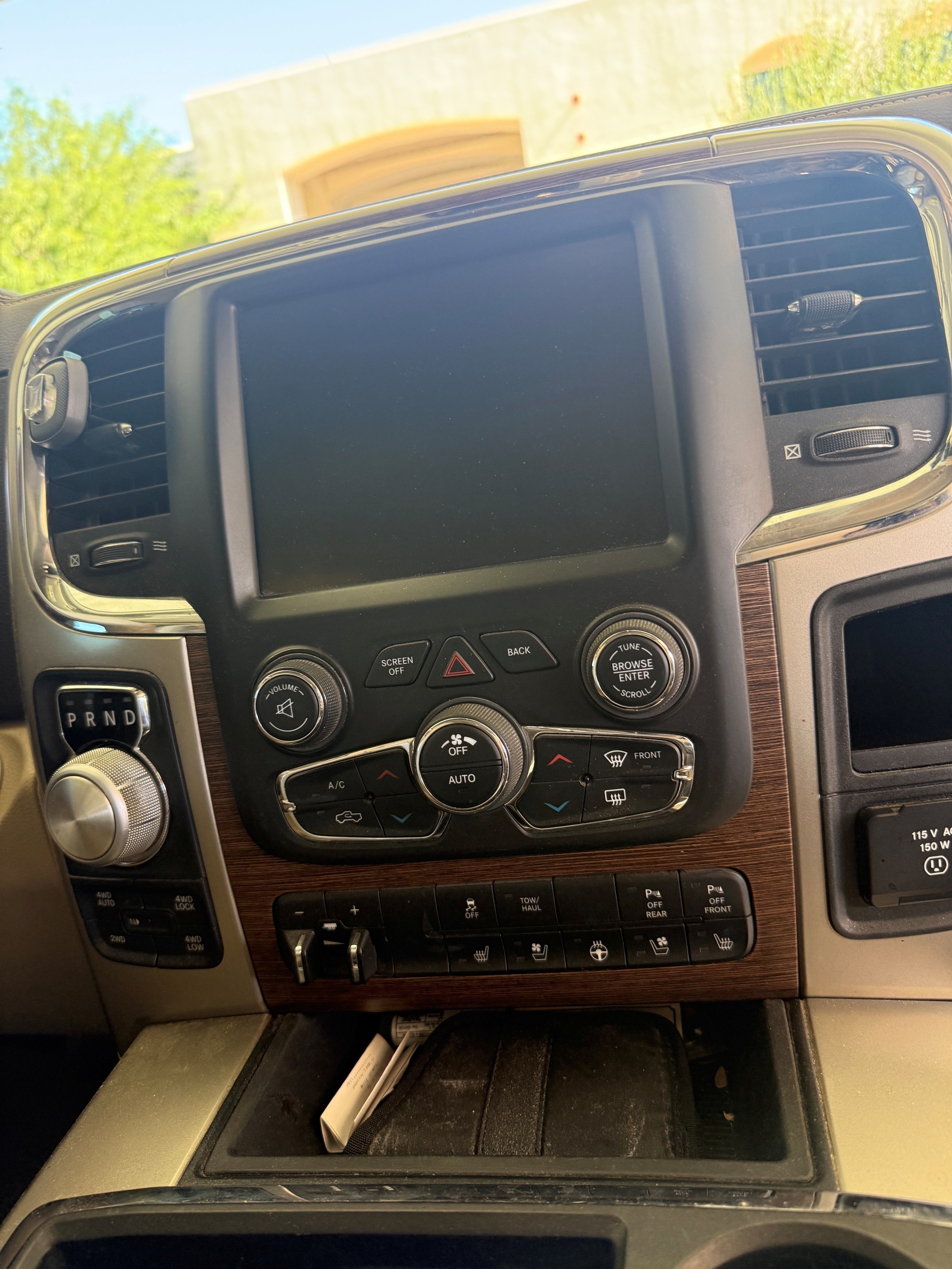 Used 2014 RAM 1500 Laramie w/ Convenience Group AWD/4WD image 13
