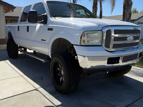 Used 2005 Ford F250 Lariat image 4