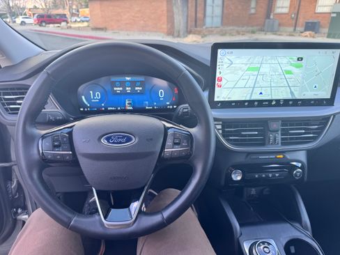 Used 2025 Ford Escape Platinum image 8