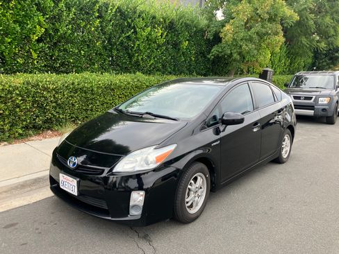 Used 2010 Toyota Prius Two image 1
