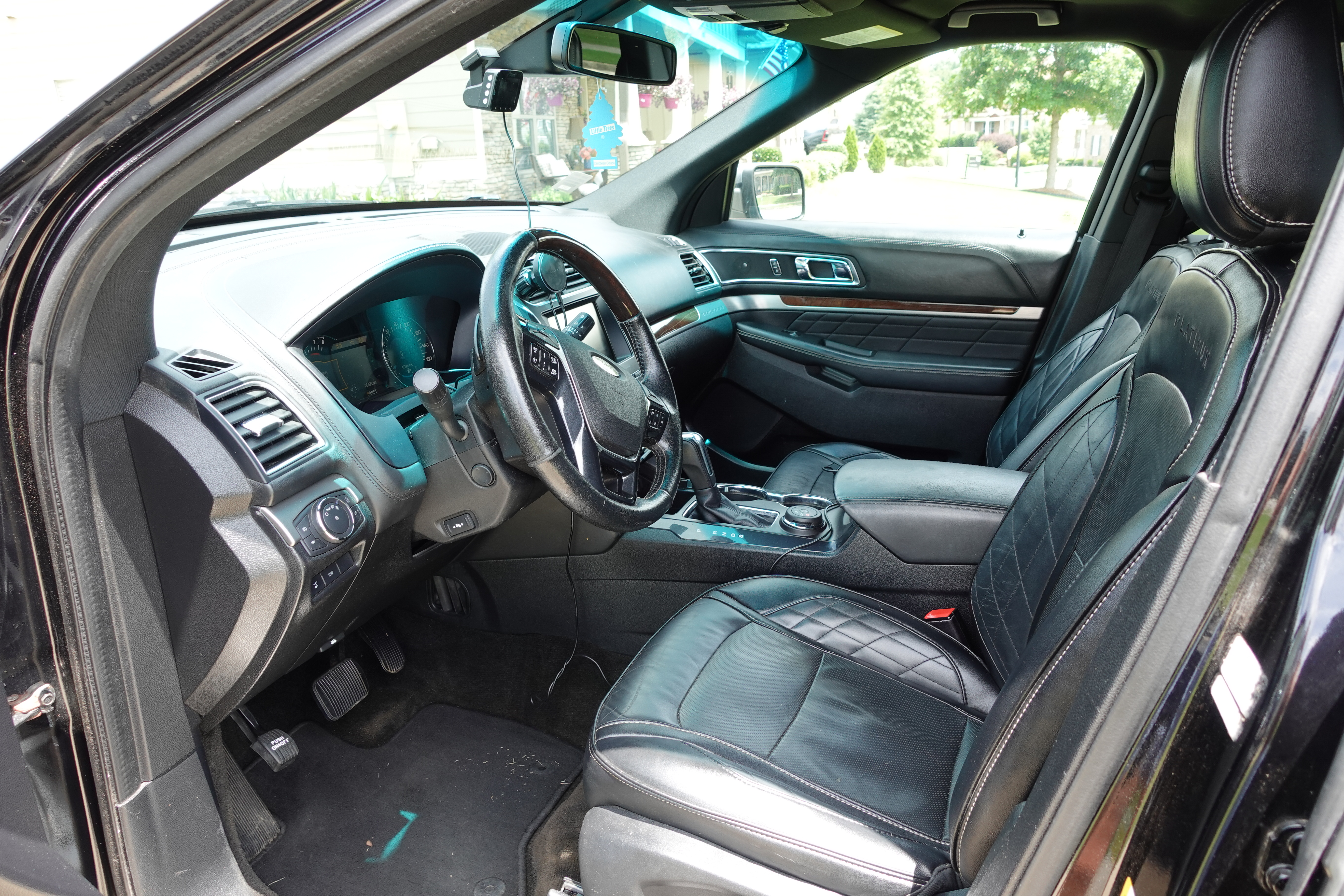 Used 2016 Ford Explorer Platinum AWD/4WD image 10