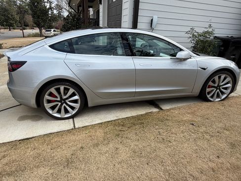 Used 2018 Tesla Model 3 Performance image 5