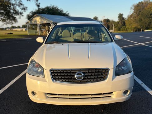 Used 2005 Nissan Altima 2.5 S w/ (S02) Side Airbags Pkg FWD image 11