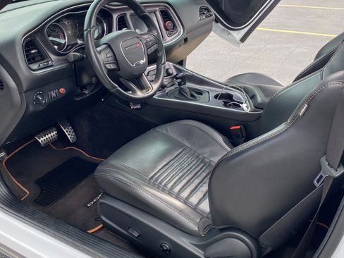 Used 2016 Dodge Challenger R/T Scat Pack image 9