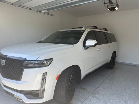 Used 2024 Cadillac Escalade ESV Sport w/ LPO, ONYX Package RWD image 8