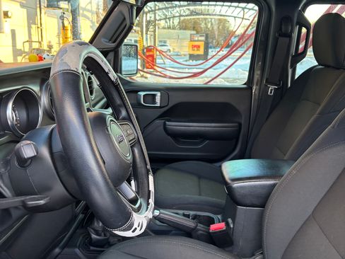 Used 2022 Jeep Wrangler Unlimited Sport image 14