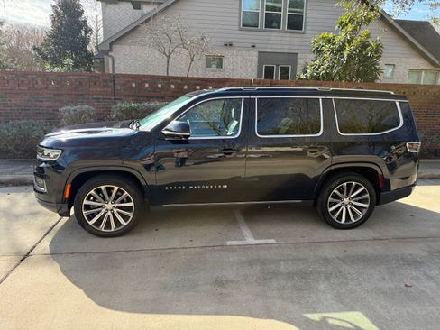Used 2022 Jeep Grand Wagoneer Series II image 1