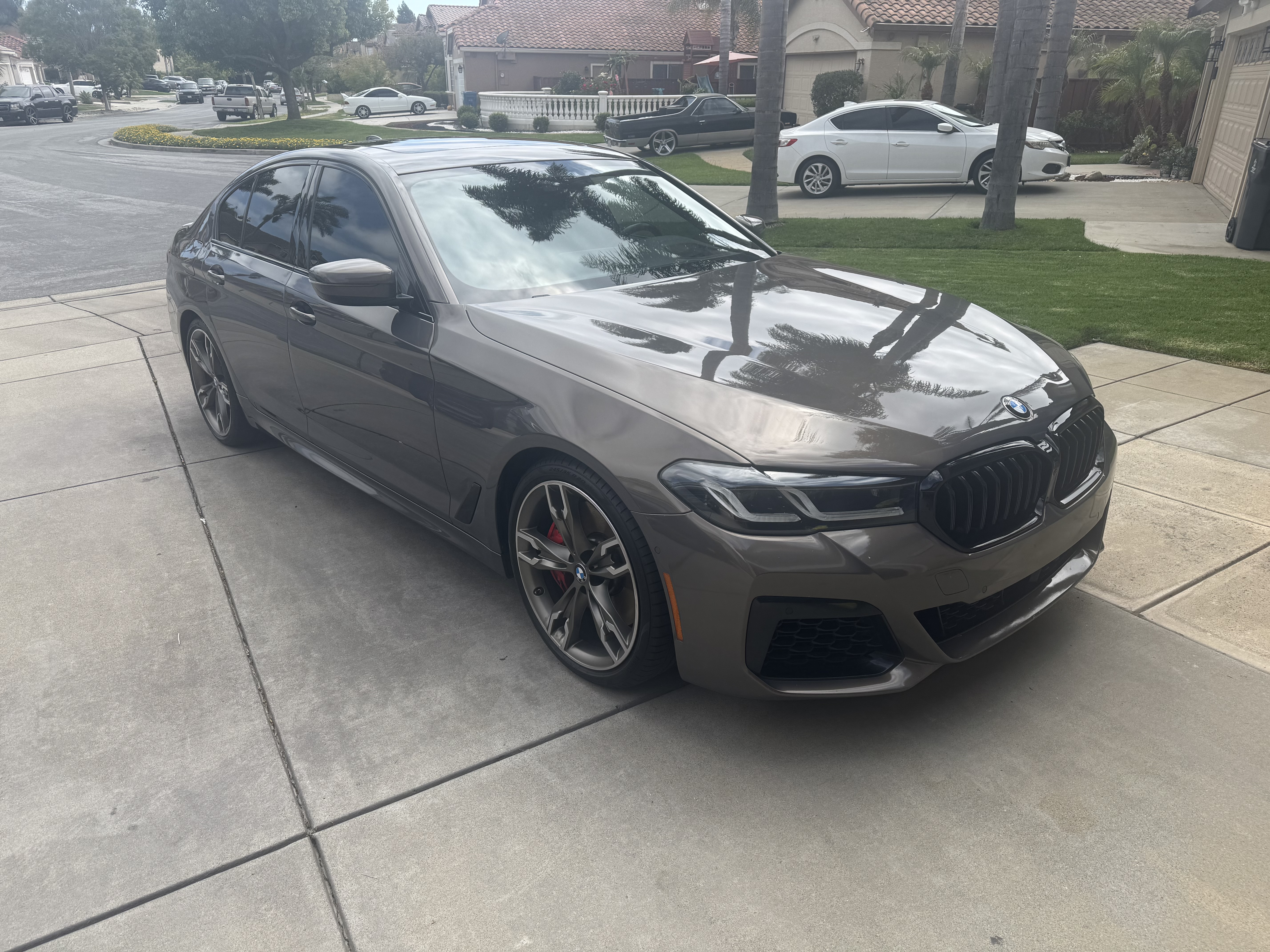 Used 2022 BMW M550i xDrive w/ Executive Package AWD/4WD image 2