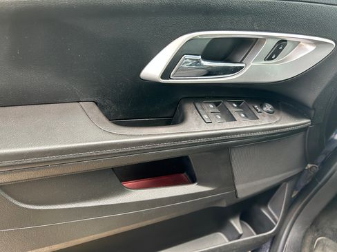 Used 2015 Chevrolet Equinox LS FWD image 16